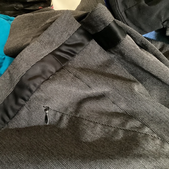 Express columnist dark gray 14 R with black stripe at waist Size 14 Regular - Picture 9 of 9